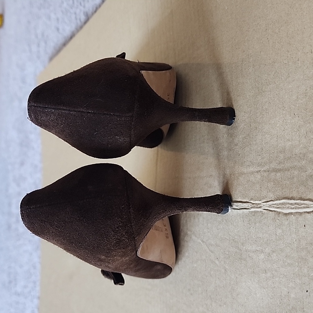 Manolo Blahnik brown suede double strap pumps-35.5 - Picture 4 of 8